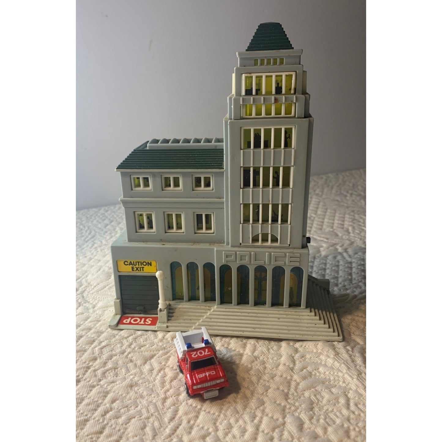 Vintage Lewis Galoob Micro Machines Police Station Glow in Dark with car