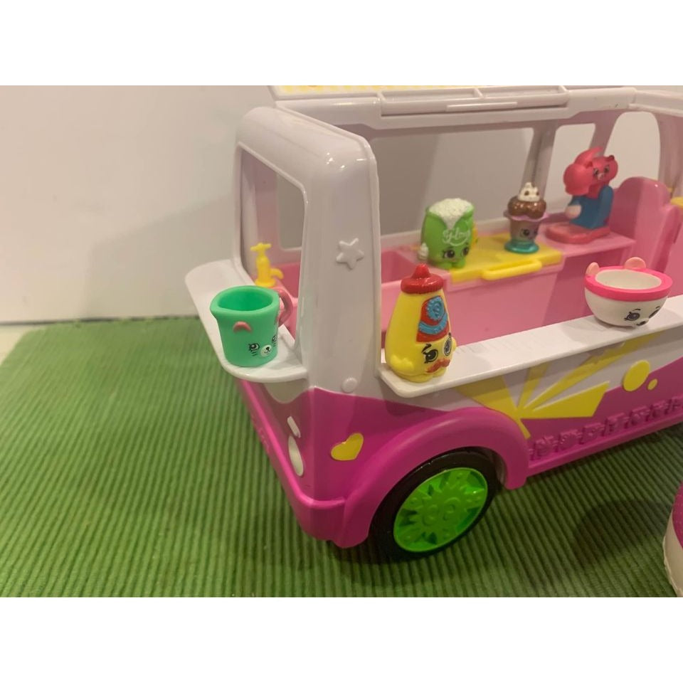 Shopkins Scoops Ice Cream Truck with Shopkins Set