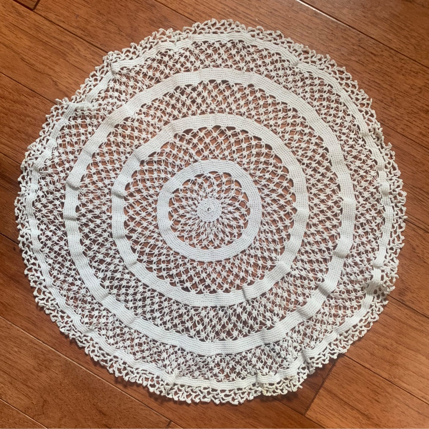 Vintage hand crocheted round doily 12 inches