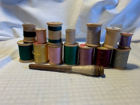 Vintage Wood sewing thread spool set #45