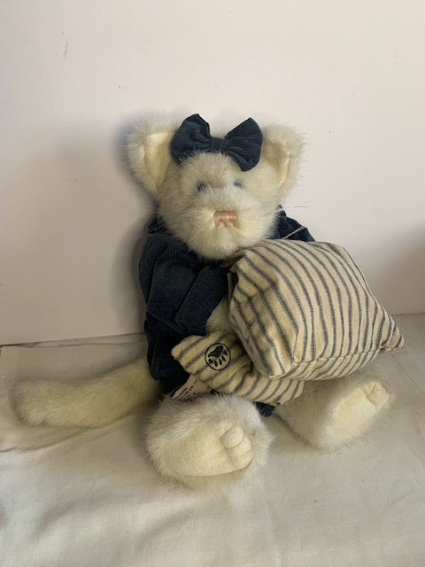 Boyds Marissa P Pussyfoot cat 14"