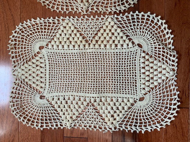 Vintage crocheted doily set of 2 #10c