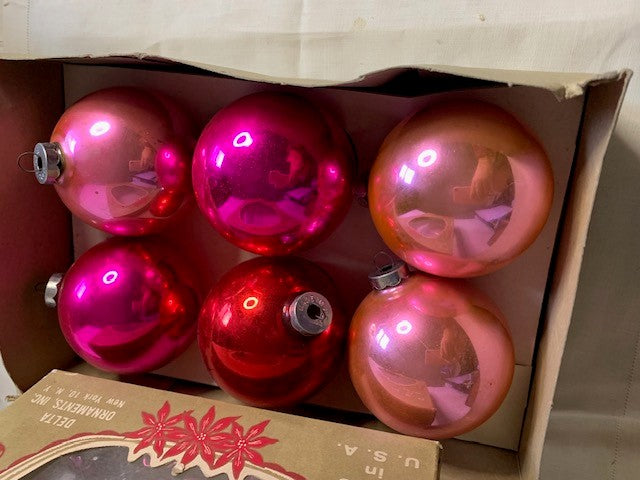 Vintage Delta Miro Star Pink & Red glass ornaments set with box