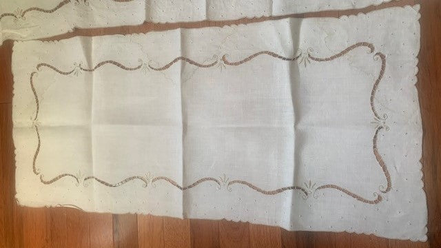 Vintage Embroidered cutwork table runner set #3