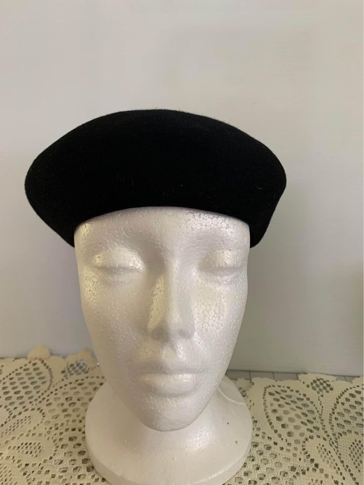 Vintage black hat size large