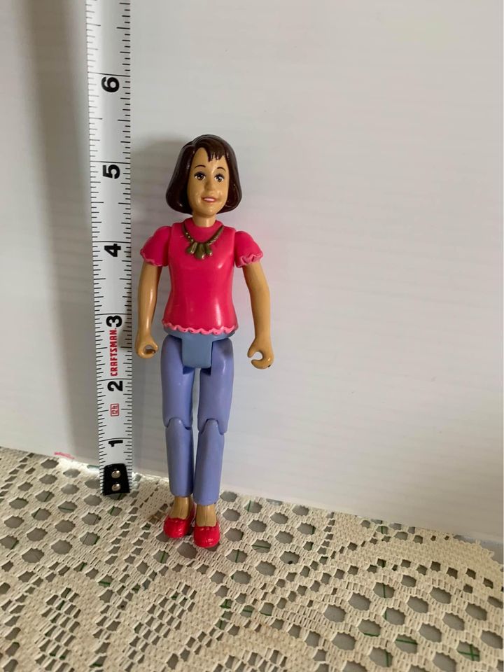 Toys “R” Us Mom DollHouse Doll