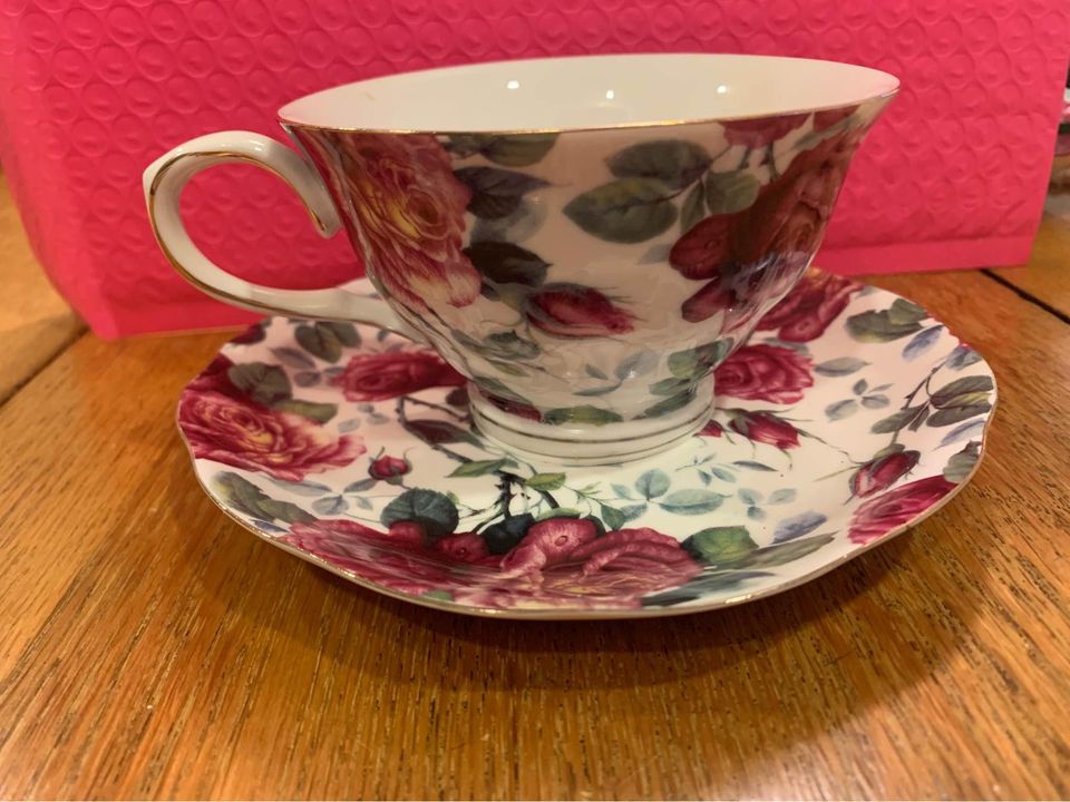 Grace’s Teaware Pink Roses teacup and saucer set