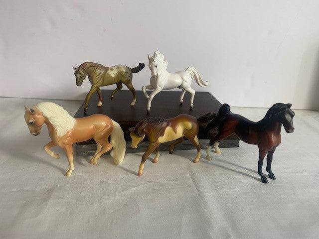 Breyers Reeves brown, tan & white horses foals 3" set of 5