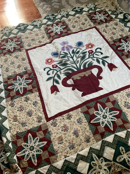 Handmade Floral Design Patchwork & Lace Quilt 76” X 80”