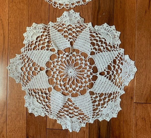 Vintage crocheted doily set of 2 #24m