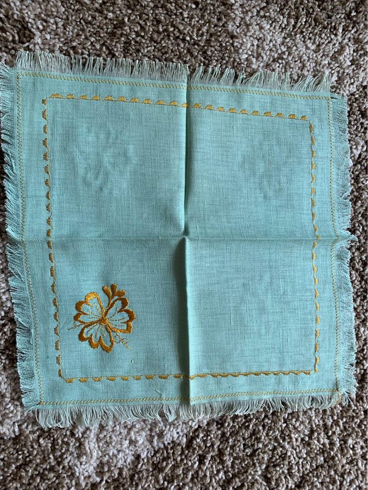 Vintage embroidered Green Napkin Set of 4 #9s