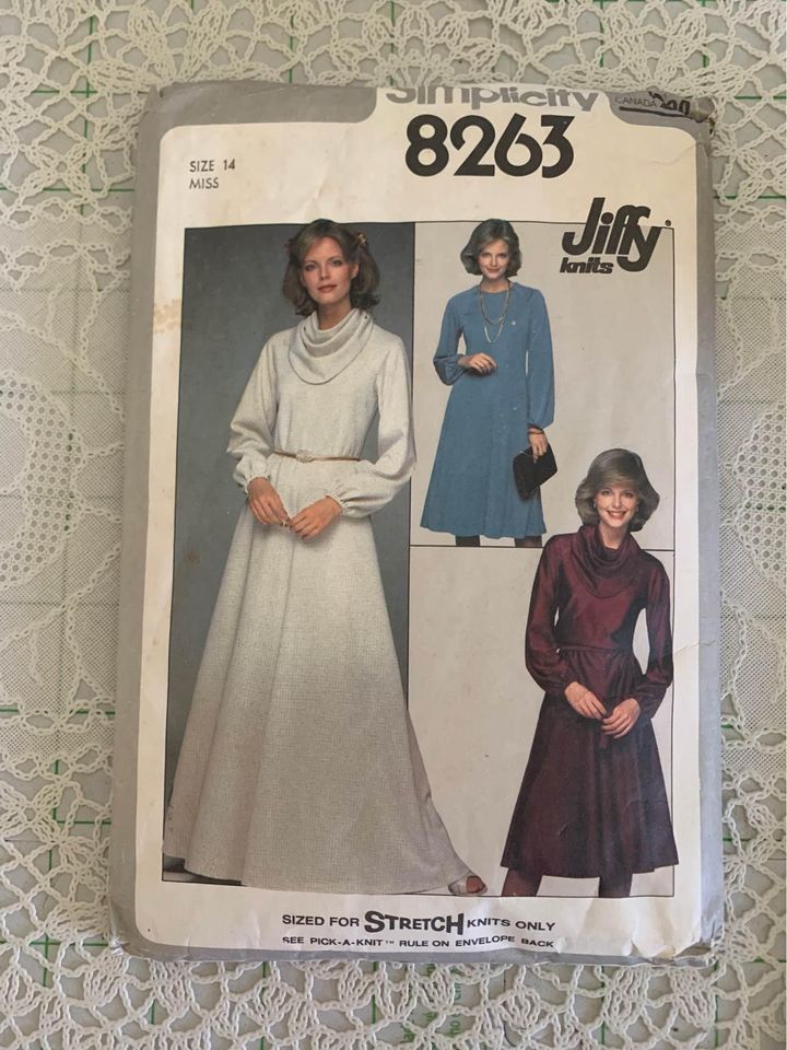 Vintage Misses Simplicity Dress Pattern #8263 1978 Size 14