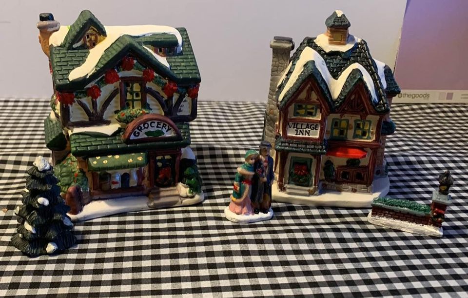 Christmas village grocery & Inn houses & figures miniature set