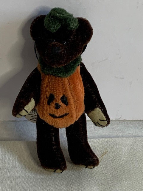 Boyds Bears Halloween Bear Ornament Pumpkin Costume Tricky 3.5"