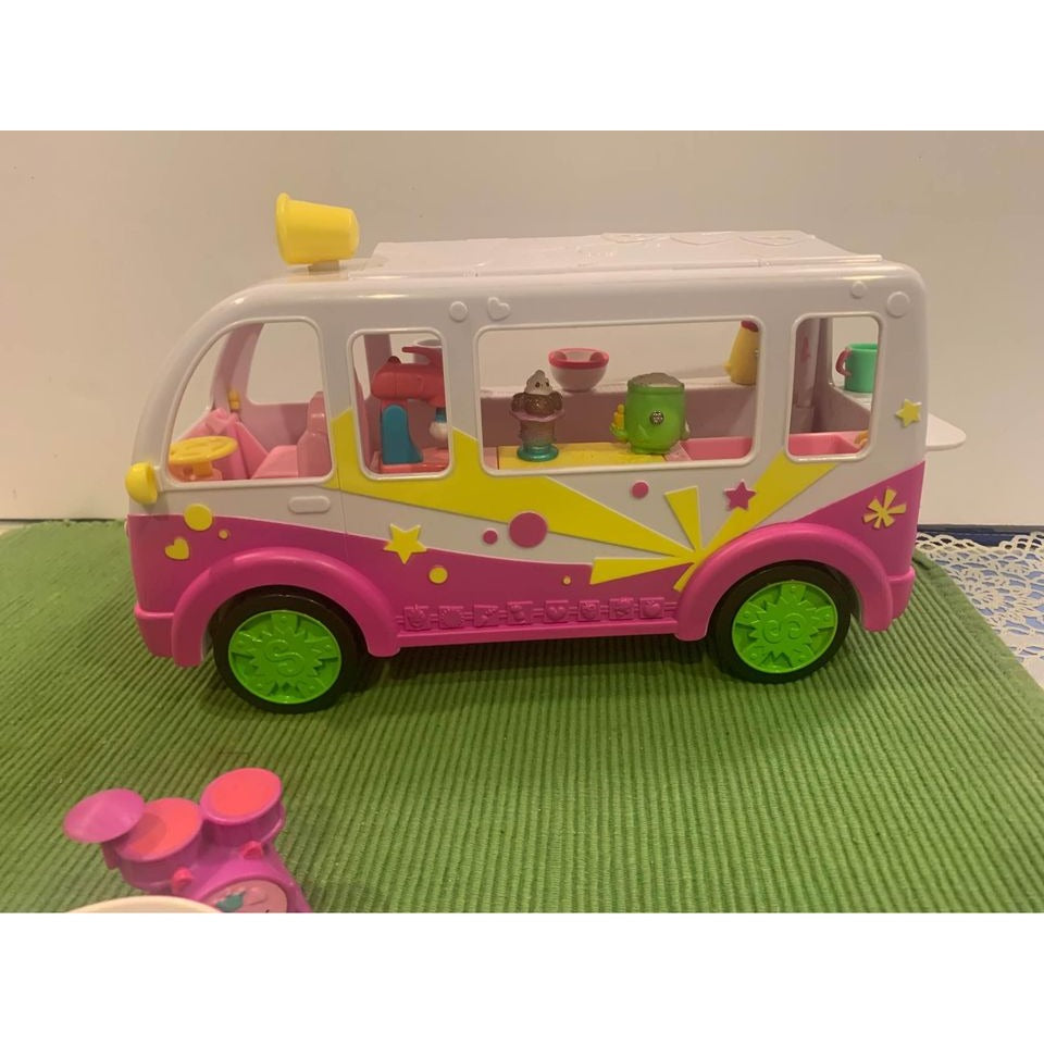 Shopkins Scoops Ice Cream Truck with Shopkins Set