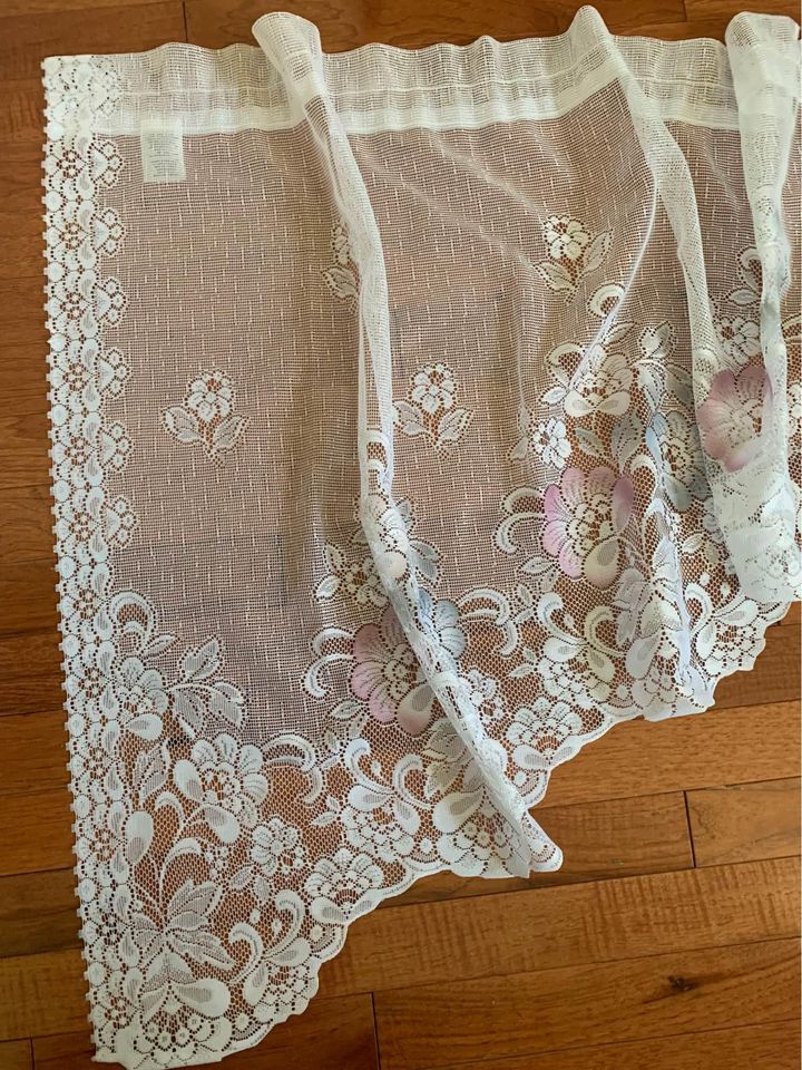 JC Penny Home Collection Flower Lace Valance Curtain #8w