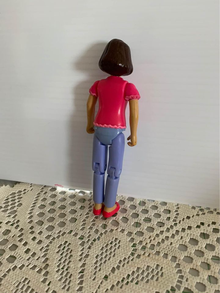 Toys “R” Us Mom DollHouse Doll