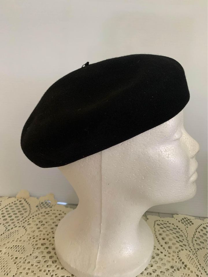 Vintage black hat size large