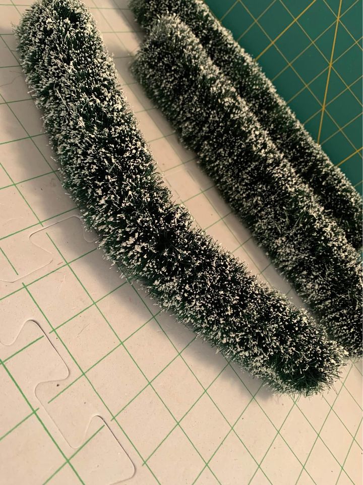 Department 56 2” Flexible Sisal Hedge