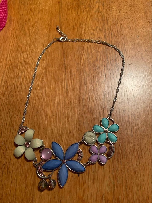 Flower State Necklace