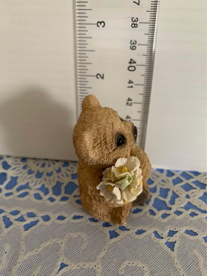 Stone Critter Bear Holding Flowers Figure