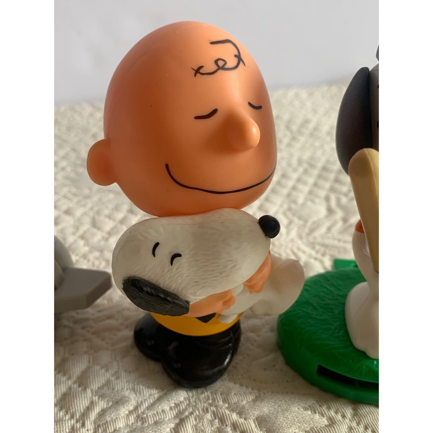 Peanuts Charlie Brown and Snoopy McDonald figures set