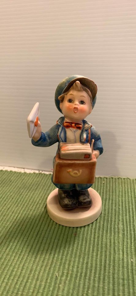 Hummel Postman Figure 119