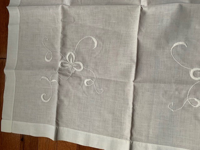 Vintage White Embroidered table runner and doily set #11w