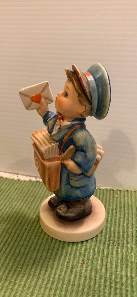 Hummel Postman Figure 119