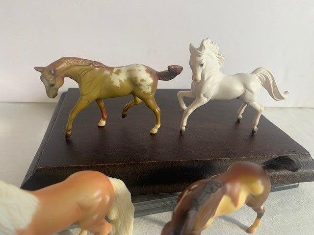 Breyers Reeves brown, tan & white horses foals 3" set of 5