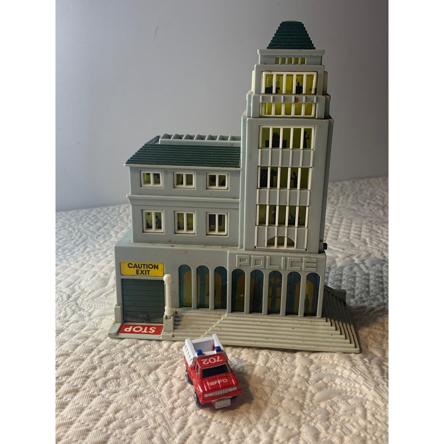 Vintage Lewis Galoob Micro Machines Police Station Glow in Dark with car