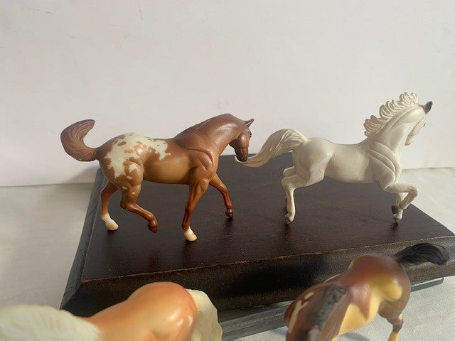 Breyers Reeves brown, tan & white horses foals 3" set of 5