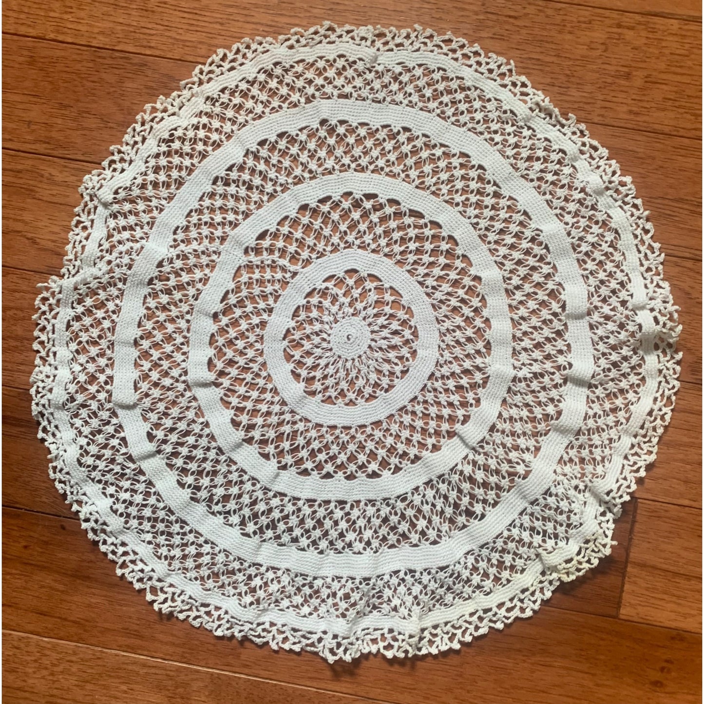 Vintage hand crocheted round doily 12 inches