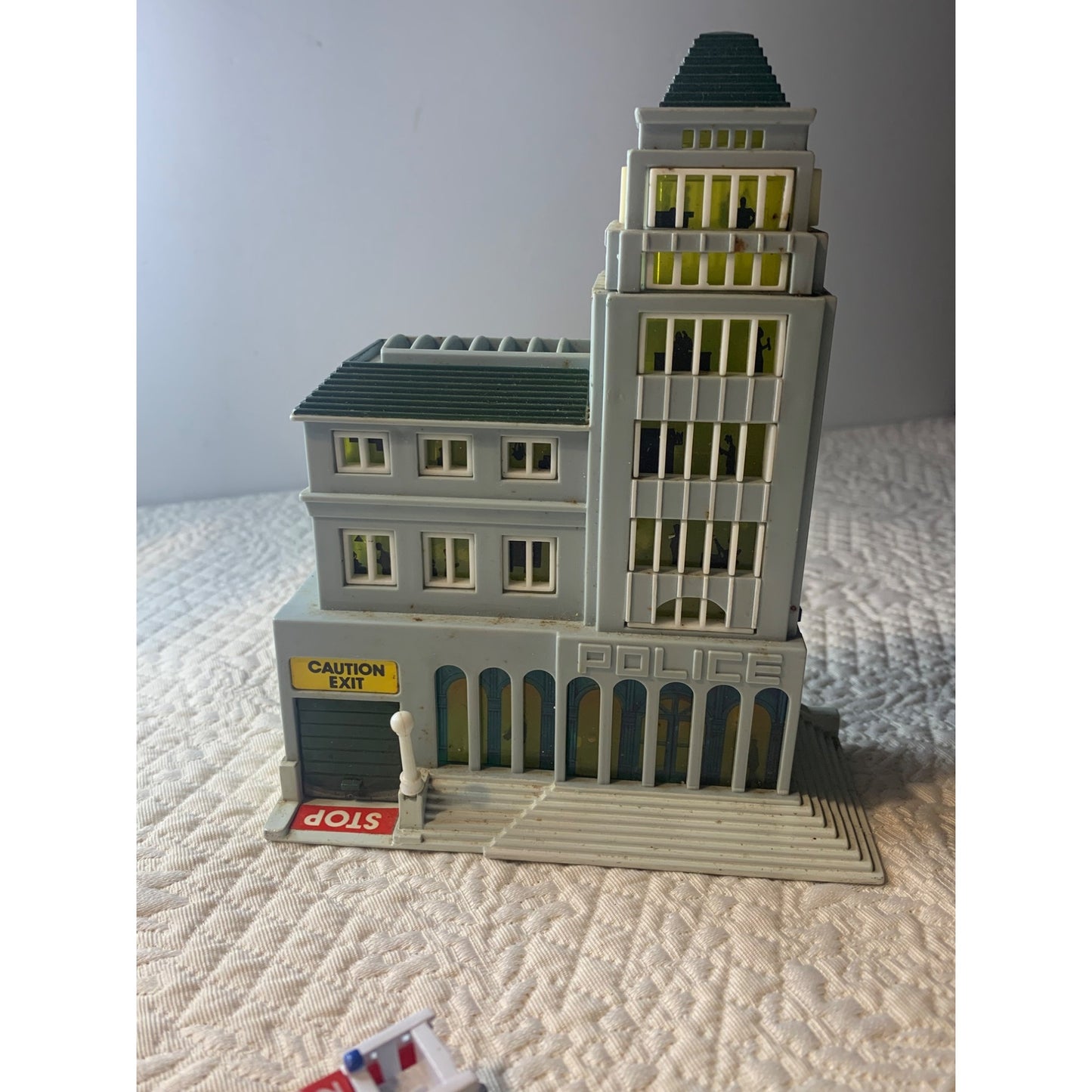 Vintage Lewis Galoob Micro Machines Police Station Glow in Dark with car