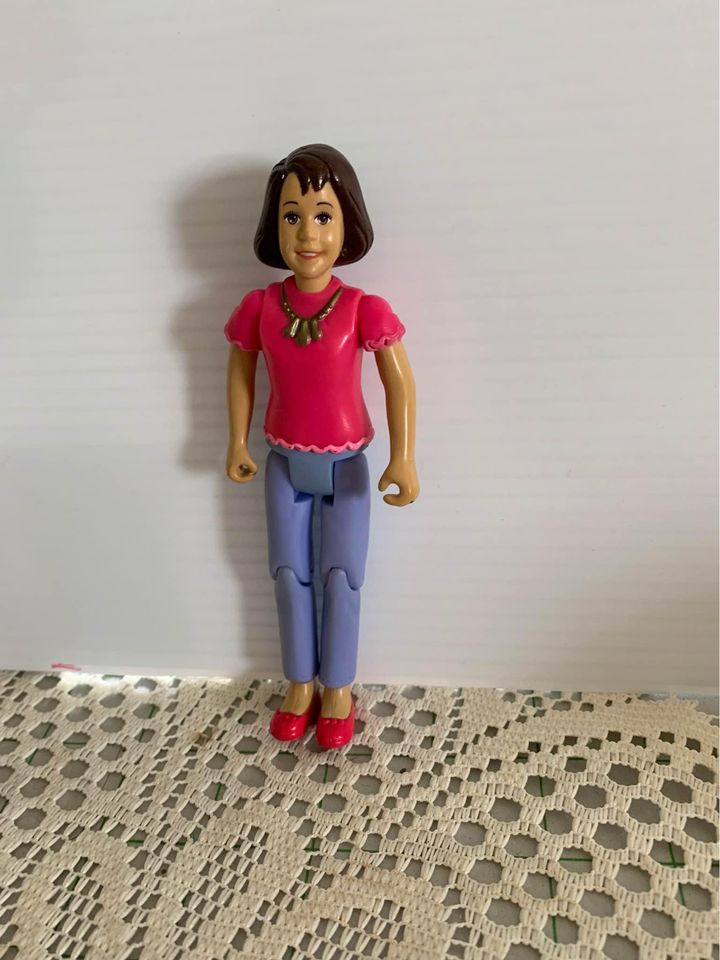 Toys “R” Us Mom DollHouse Doll