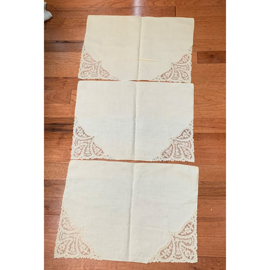 Set of 6 Vintage Lace Trimmed Linen Placemats - Elegant Dining Decor with Nostalgic Charm