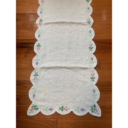 Vintage Floral Embroidered Linen Table Runner - 40" x 14" - Scalloped Edges