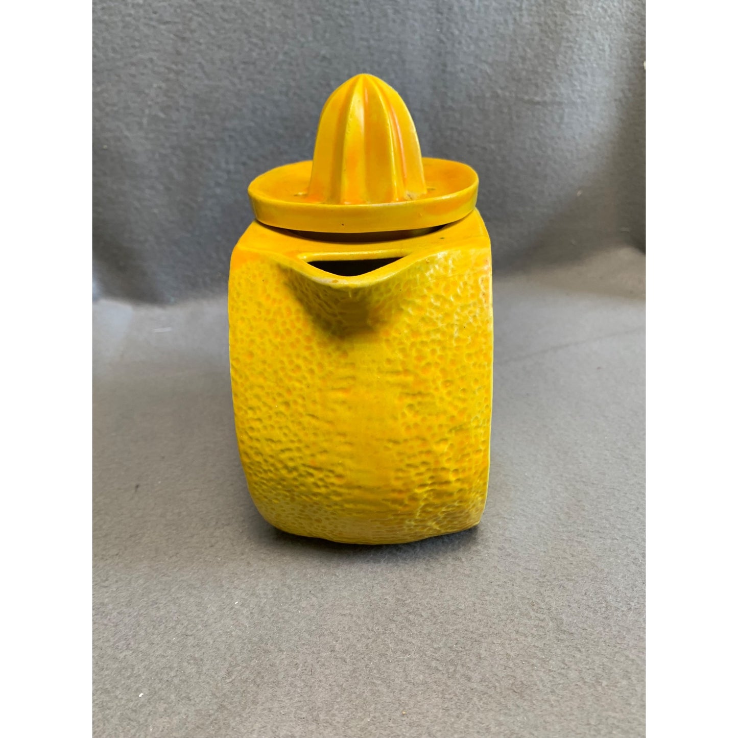 Lemon-Themed Ceramic Citrus Reamer with Juicer Lid & Green Leaf Handle