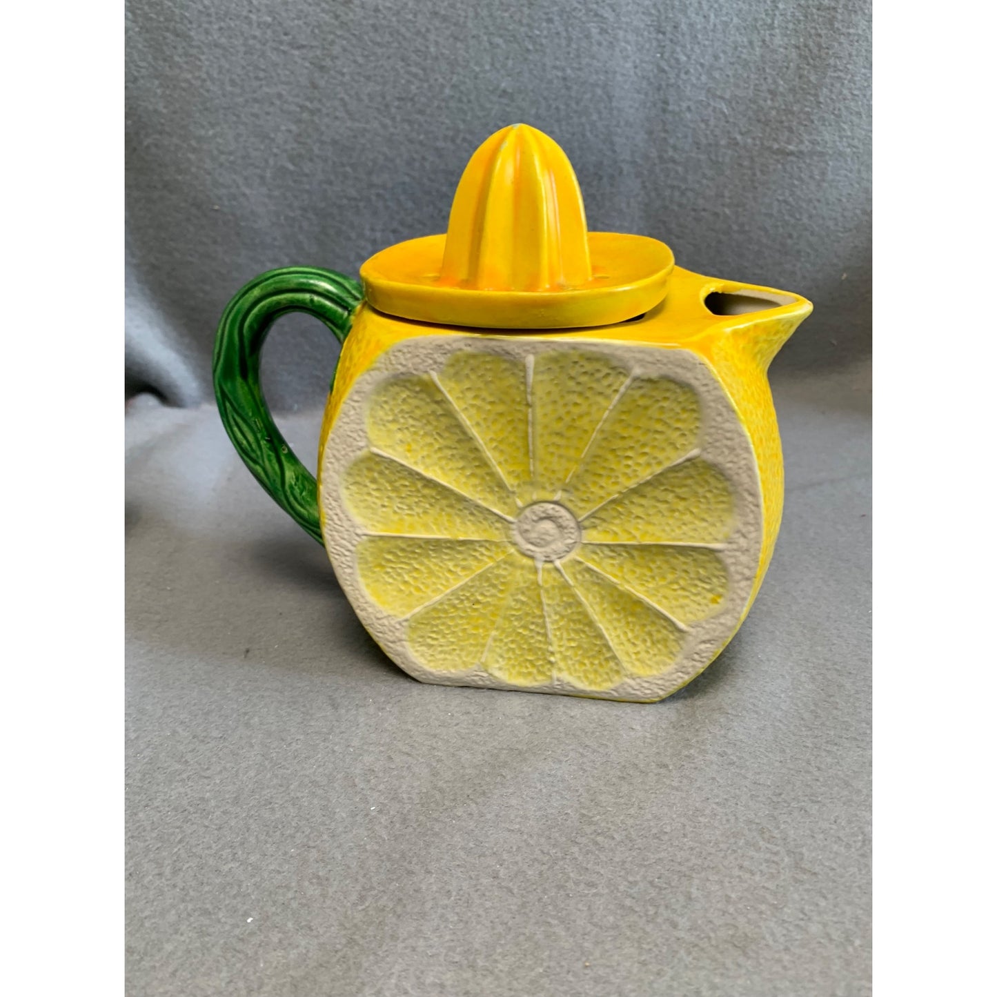 Lemon-Themed Ceramic Citrus Reamer with Juicer Lid & Green Leaf Handle