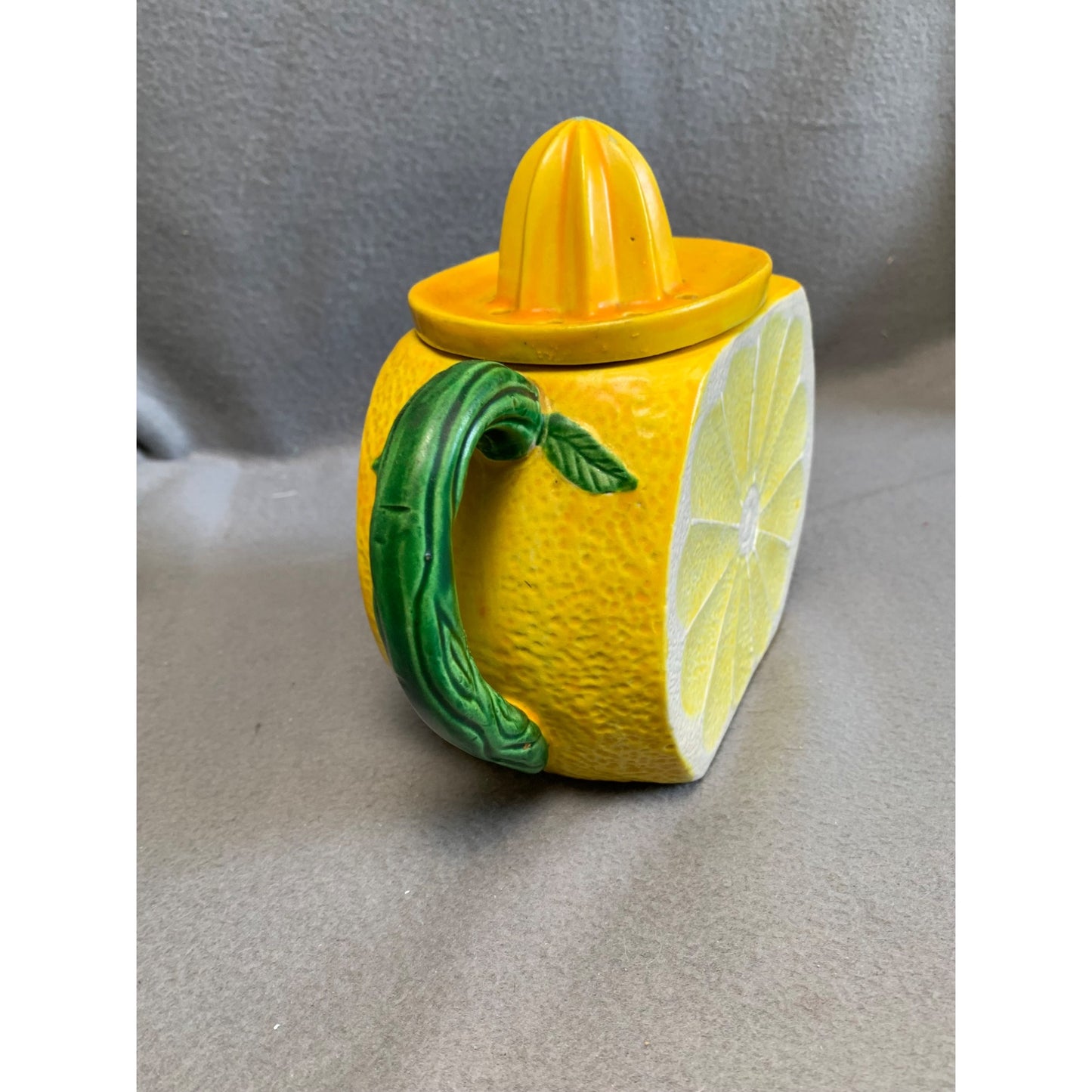 Lemon-Themed Ceramic Citrus Reamer with Juicer Lid & Green Leaf Handle