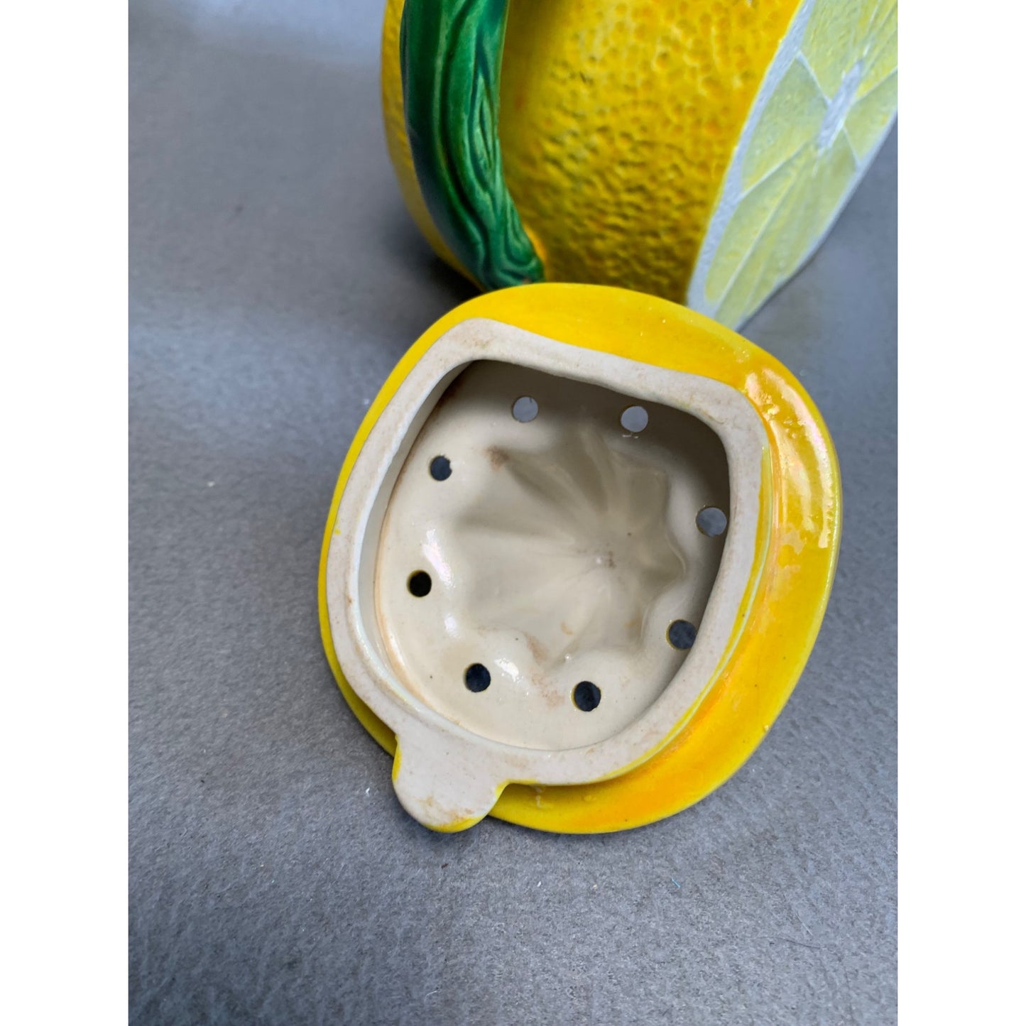 Lemon-Themed Ceramic Citrus Reamer with Juicer Lid & Green Leaf Handle