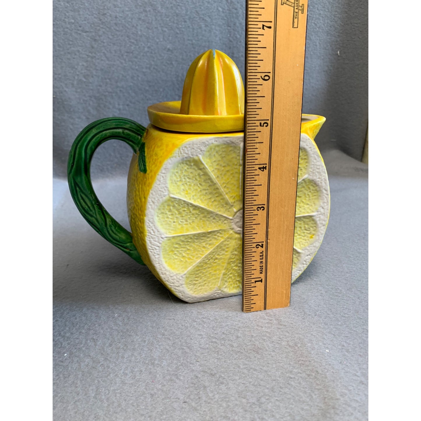 Lemon-Themed Ceramic Citrus Reamer with Juicer Lid & Green Leaf Handle