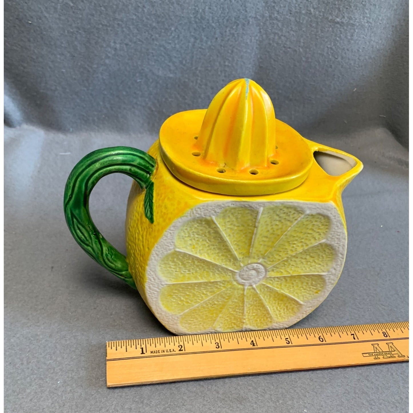 Lemon-Themed Ceramic Citrus Reamer with Juicer Lid & Green Leaf Handle