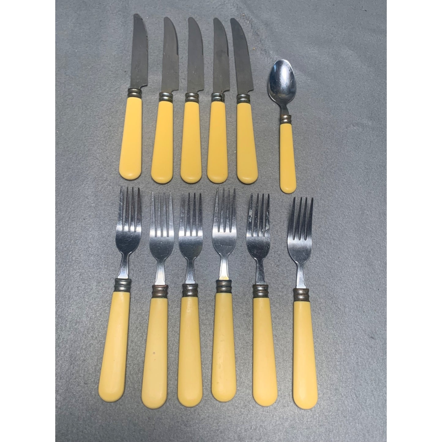 Vintage Gibson Yellow Handle Silverware Set 12-Piece Stainless Steel Flatware