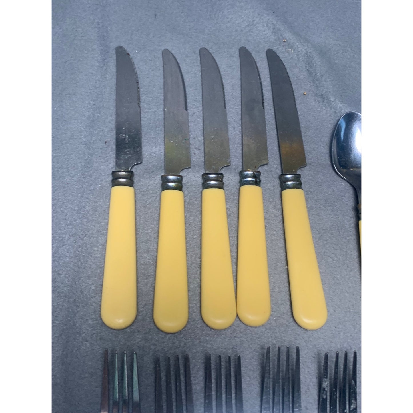 Vintage Gibson Yellow Handle Silverware Set 12-Piece Stainless Steel Flatware