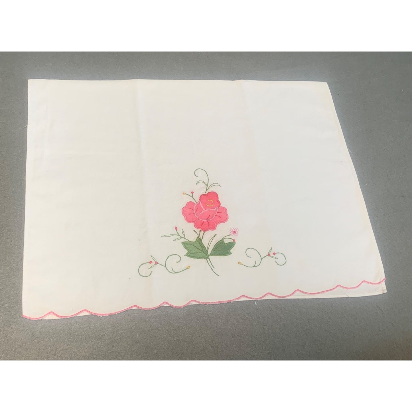 Vintage Floral Embroidered Applique Hand Towel with Pink Scalloped Edge