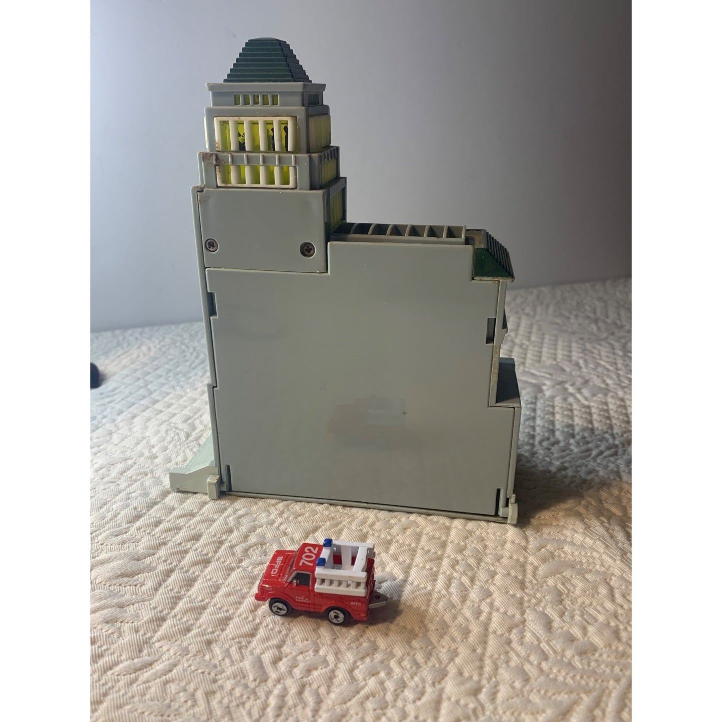 Vintage Lewis Galoob Micro Machines Police Station Glow in Dark with car