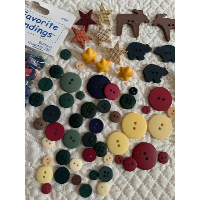 193 Woodland sewing craft plastic button set #8