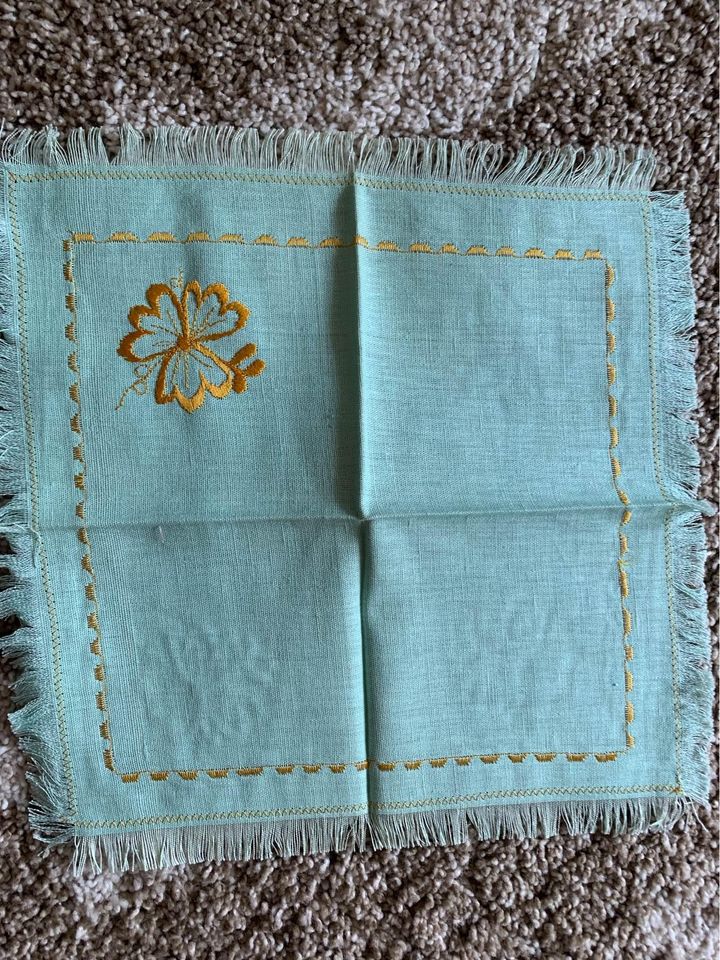 Vintage embroidered Green Napkin Set of 4 #9s