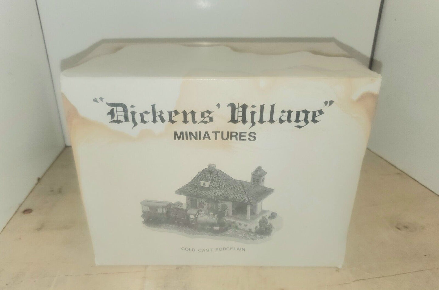 Department 56 Dickens Village Miniature Train & Station